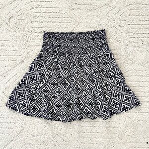 BB Dakota Navy and White Geometric Mini Skater Skirt Size X-Small
